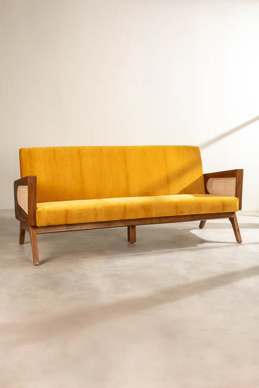 LOOSE FURNITURE